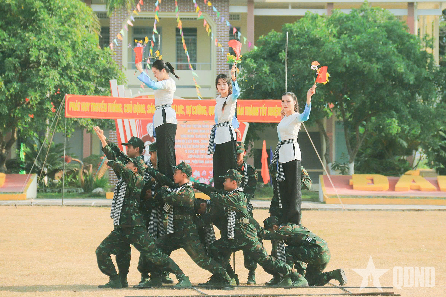 Trung đoàn 974 (Bộ CHQS tỉnh Khánh Hòa): Sôi nổi chuỗi hoạt động chào mừng nhân dịp kỷ niệm các ngày lễ lớn